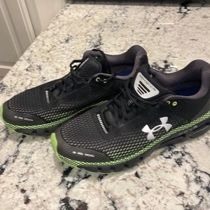 EUC Under Armour Hovr Infinite Running Shoes, Size 11
